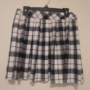 Chic Black and White Plaid Skater Skirt